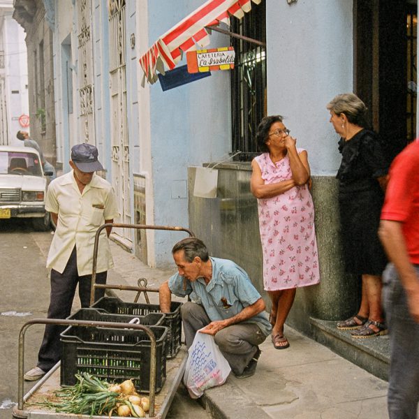 Mobile Market, Havana, Cuba, 1999 ©Cyndie Burkhardt.